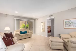 Photo #3: 6417982 Listing 