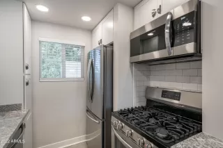 Photo #6: 6418107 Listing