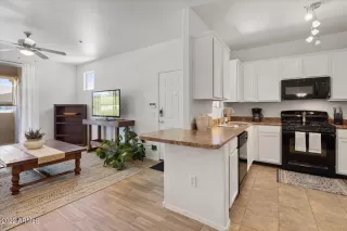 Photo #6: 6418778 Listing 