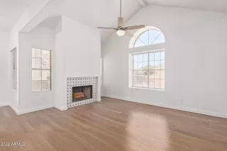 Photo #5: 6418831 Listing 