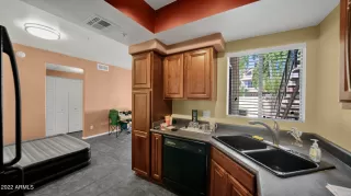 Photo #4: 6418968 Listing