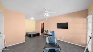 Photo #6: 6418968 Listing