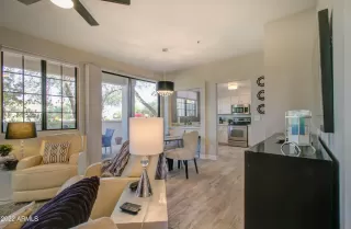 Photo #4: 6419005 Listing
