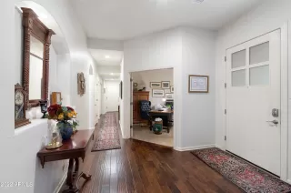 Photo #5: 6419618 Listing