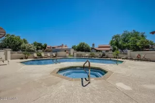 Photo #4: 6419894 Listing