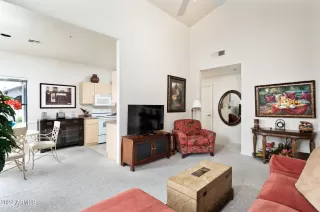 Photo #5: 6420176 Listing