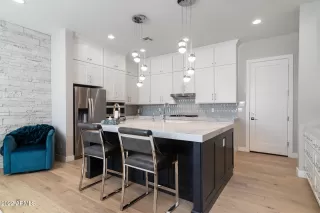 Photo #3: 6420282 Listing