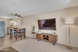 Photo #5: 6420315 Listing