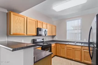 Photo #5: 6420666 Listing