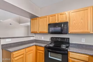 Photo #6: 6420666 Listing