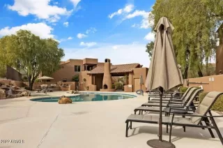 Photo #5: 6420687 Listing