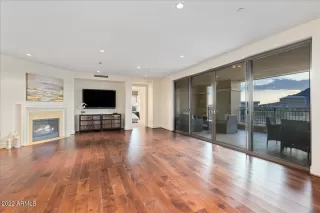 Photo #4: 6420758 Listing