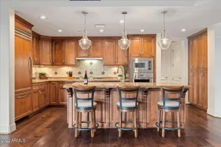 Photo #5: 6420758 Listing