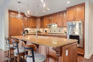 Photo #6: 6420758 Listing