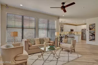 Photo #6: 6420812 Listing