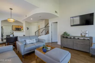 Photo #5: 6420882 Listing