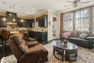 Photo #6: 6421189 Listing