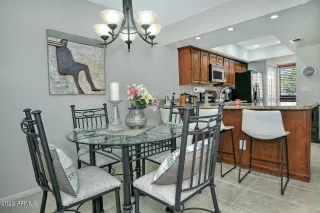 Photo #6: 6421712 Listing