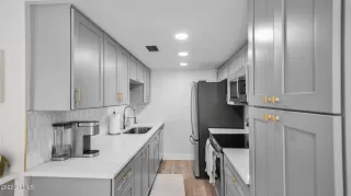 Photo #1: 6421943 Listing