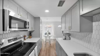 Photo #2: 6421943 Listing