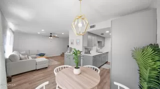 Photo #4: 6421943 Listing