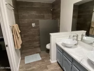 Photo #5: 6422243 Listing