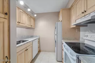 Photo #5: 6422301 Listing