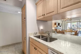 Photo #6: 6422301 Listing