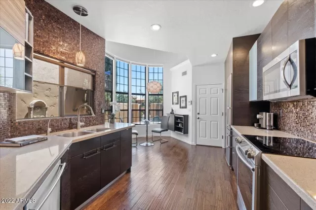 MLS: 6422319 Condo For Sale