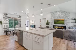 Photo #3: 6422710 Listing