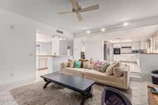 Photo #3: 6422757 Listing