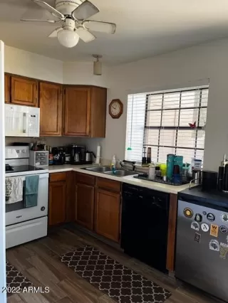 Photo #6: 6424600 Listing