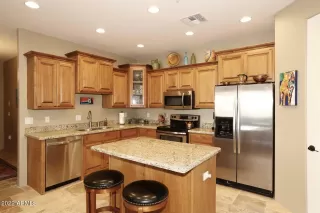 Photo #5: 6425094 Listing 