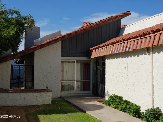 MLS: 6425717 Condo For Sale