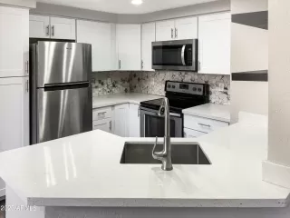 Photo #5: 6425856 Listing