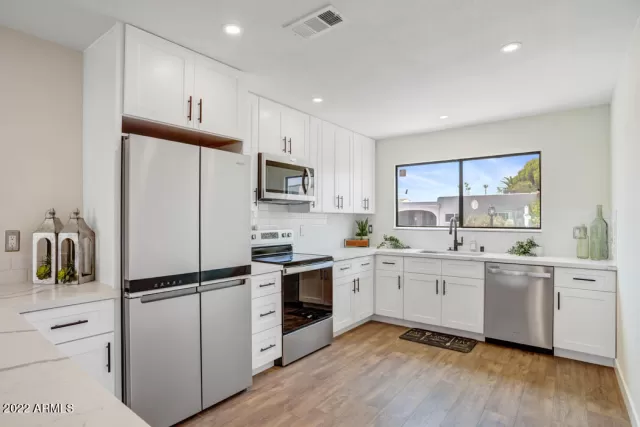 MLS: 6426707 Condo For Sale