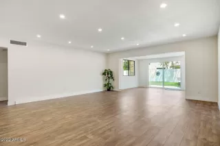 Photo #3: 6426707 Listing