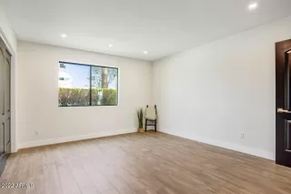 Photo #5: 6426707 Listing