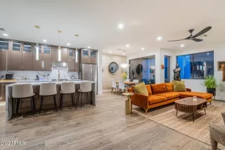 Photo #2: 6427726 Listing