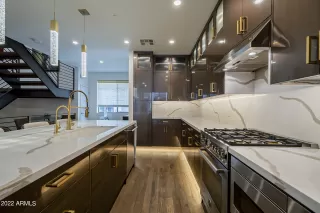 Photo #5: 6427726 Listing