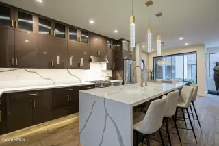 Photo #6: 6427726 Listing