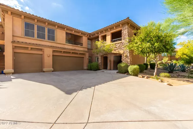 MLS: 6428232 Condo For Sale