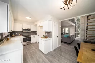 Photo #4: 6428330 Listing