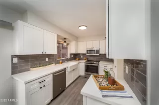 Photo #5: 6428330 Listing