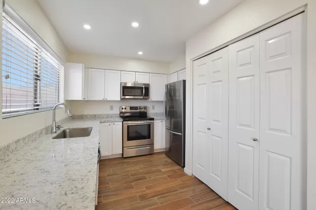 MLS: 6428642 Condo For Sale