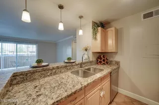 Photo #4: 6428686 Listing