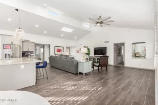 Photo #5: 6429335 Listing