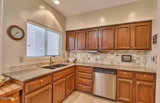 Photo #4: 6430360 Listing