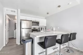 Photo #5: 6430379 Listing