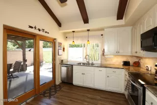 Photo #6: 6430432 Listing